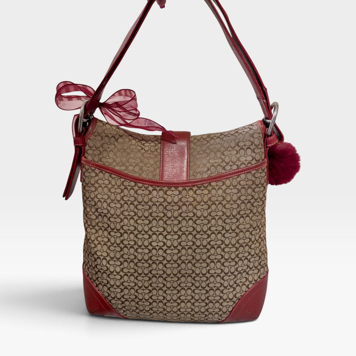 Y2K-era signature soho leather shoulder tote bag