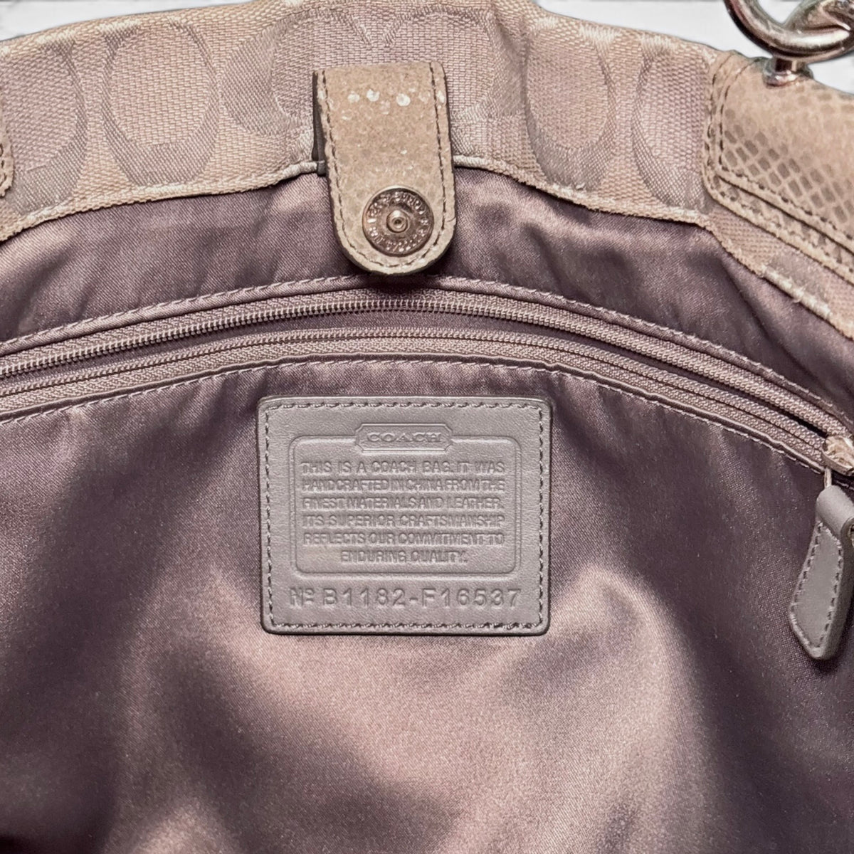 2000’s penelope large carryall tote bag