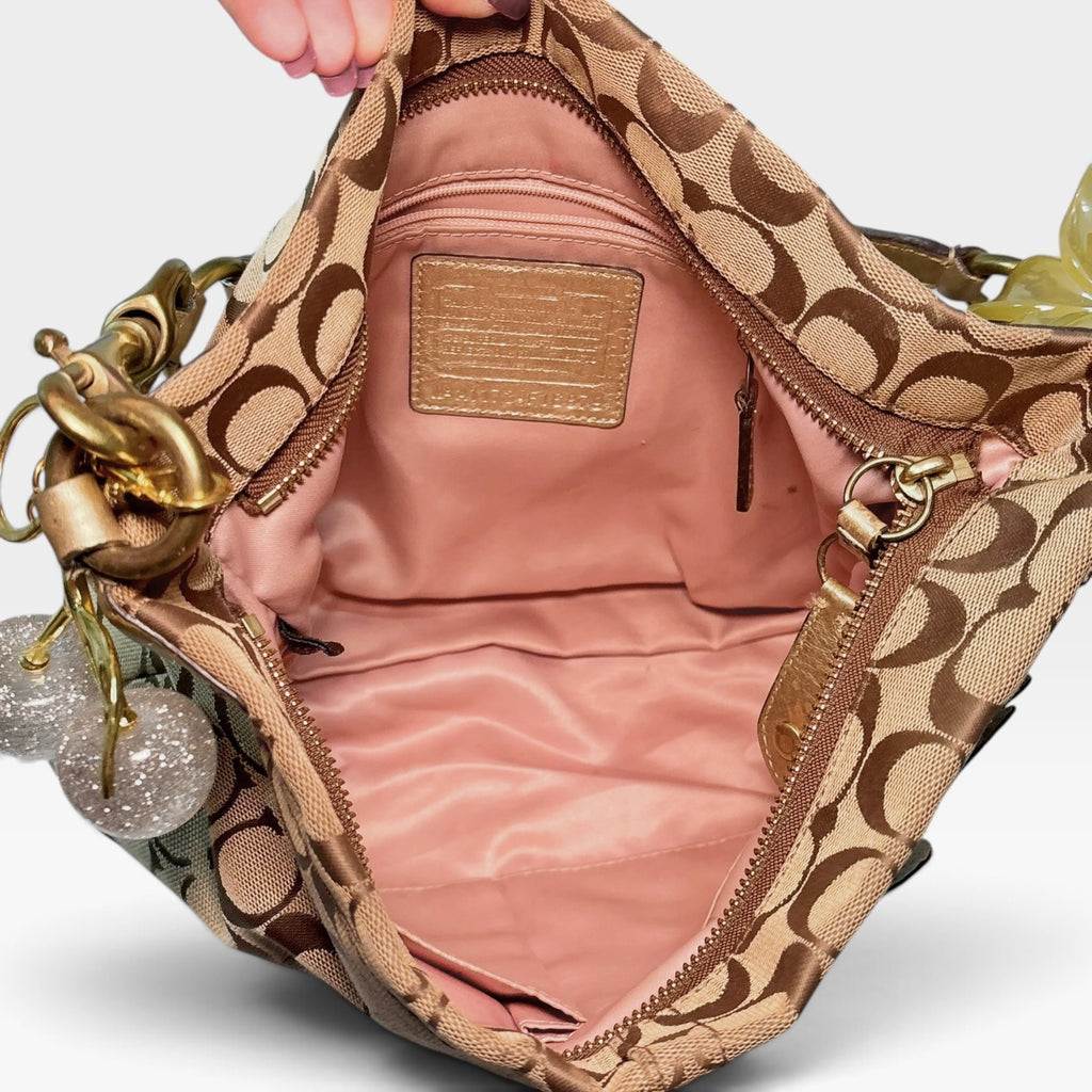 Y2K-era bleecker floral signature carly