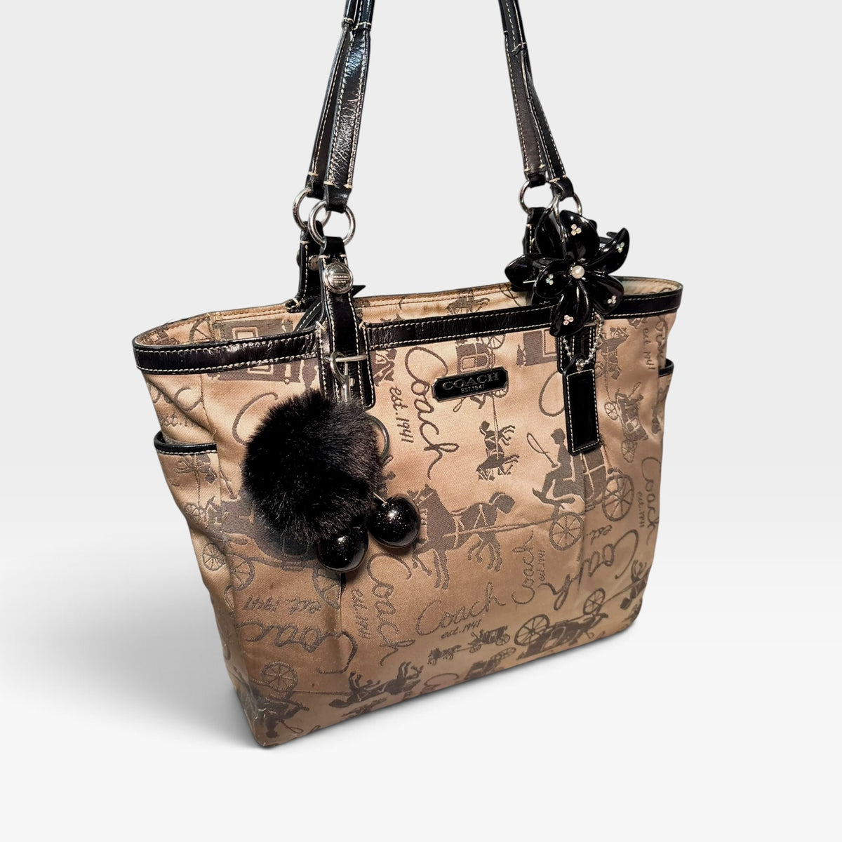 Y2K-era horse & carriage gallery tote