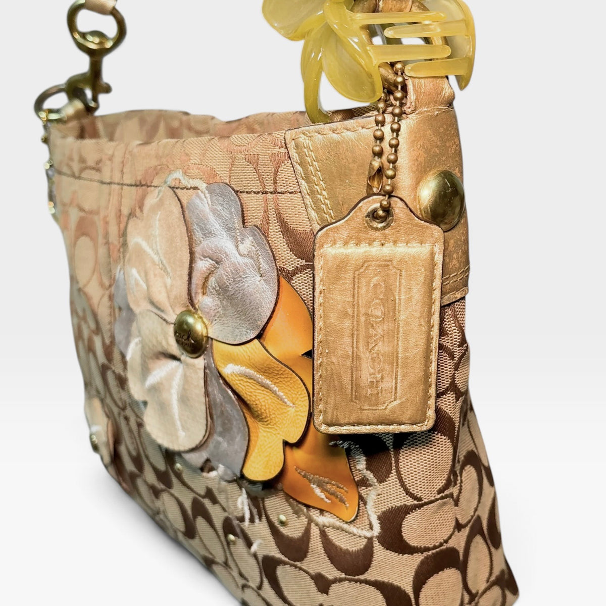 Y2K-era bleecker floral signature carly