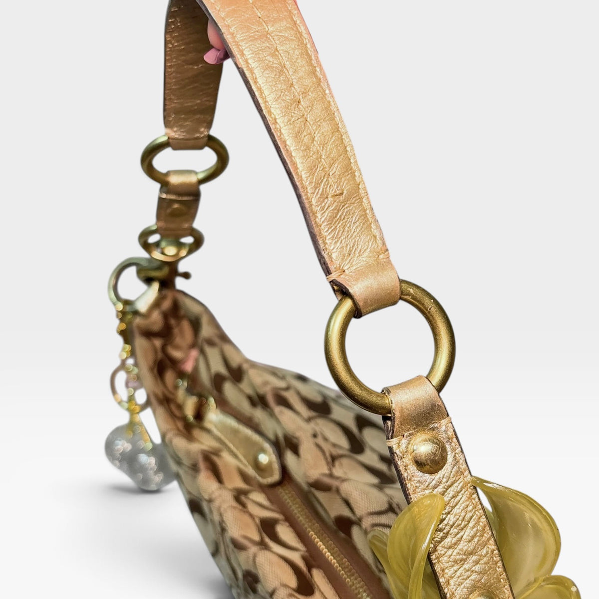 Y2K-era bleecker floral signature carly